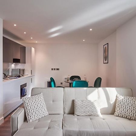 Seven Living Slough - Free Parking & Fast Wi-Fi Daire Dış mekan fotoğraf