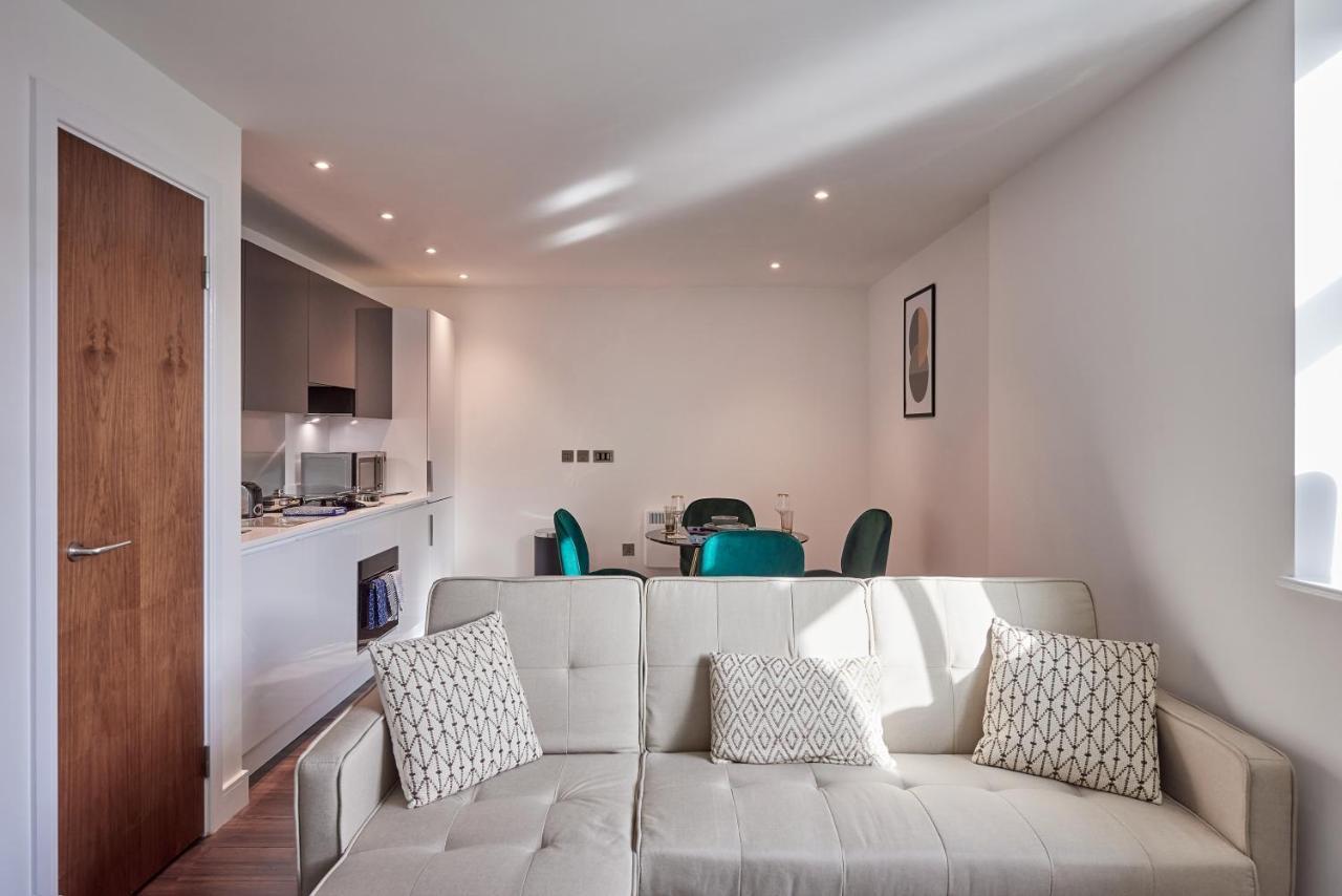 Seven Living Slough - Free Parking & Fast Wi-Fi Daire Dış mekan fotoğraf