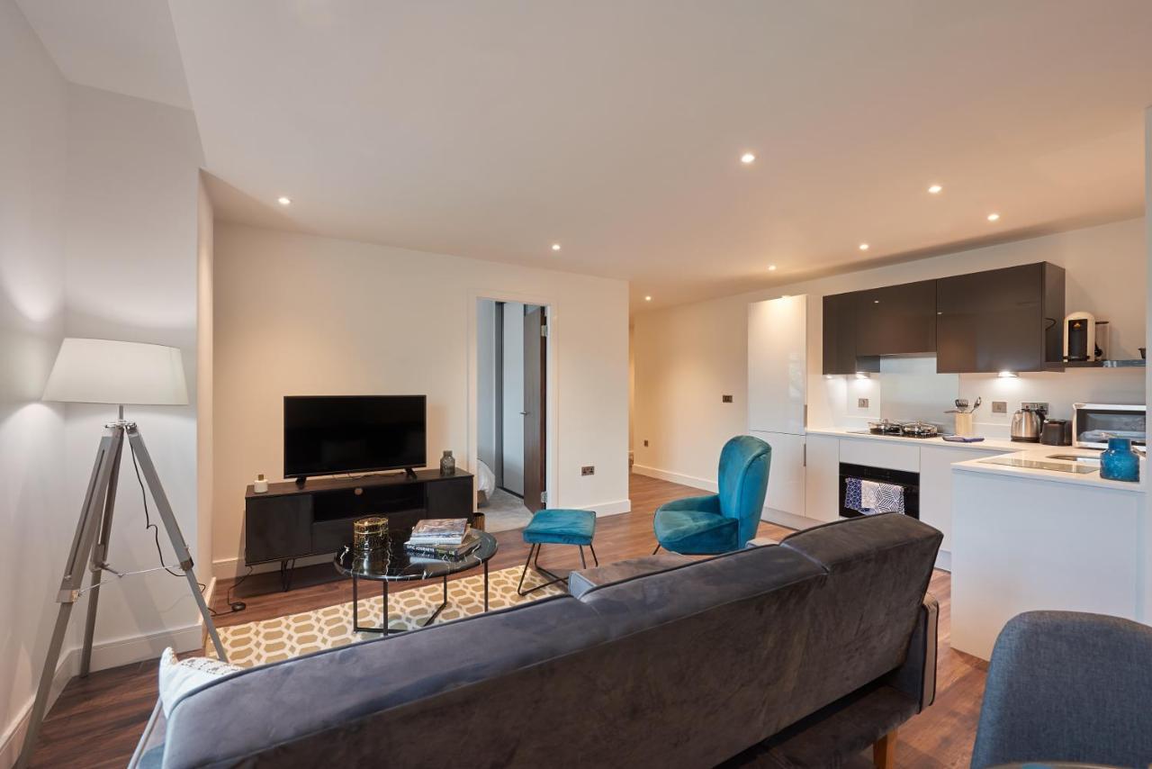 Seven Living Slough - Free Parking & Fast Wi-Fi Daire Dış mekan fotoğraf