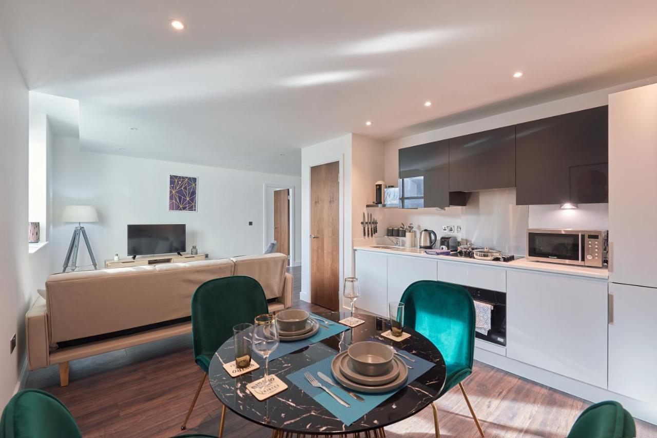 Seven Living Slough - Free Parking & Fast Wi-Fi Daire Dış mekan fotoğraf